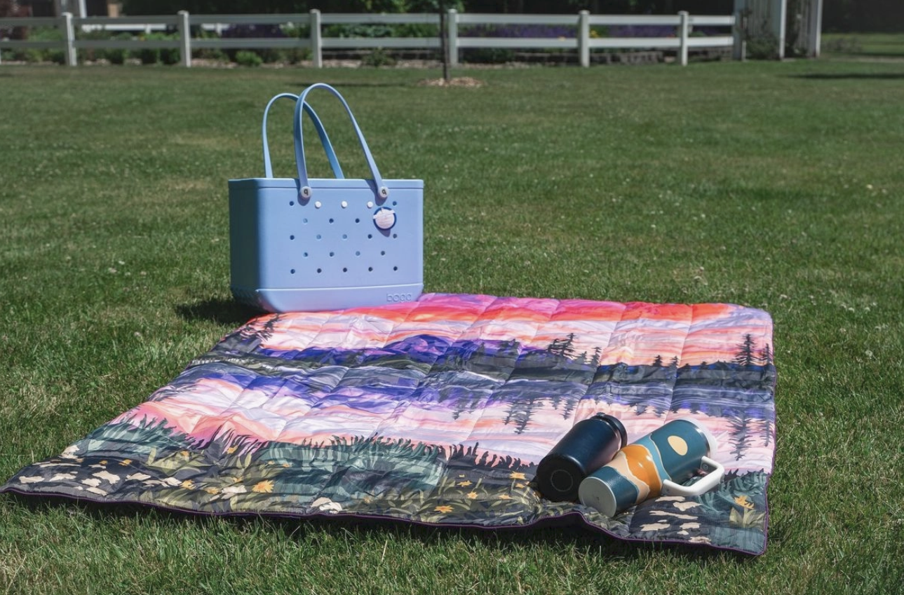 Summer Glow Puffy Outdoor Blanket